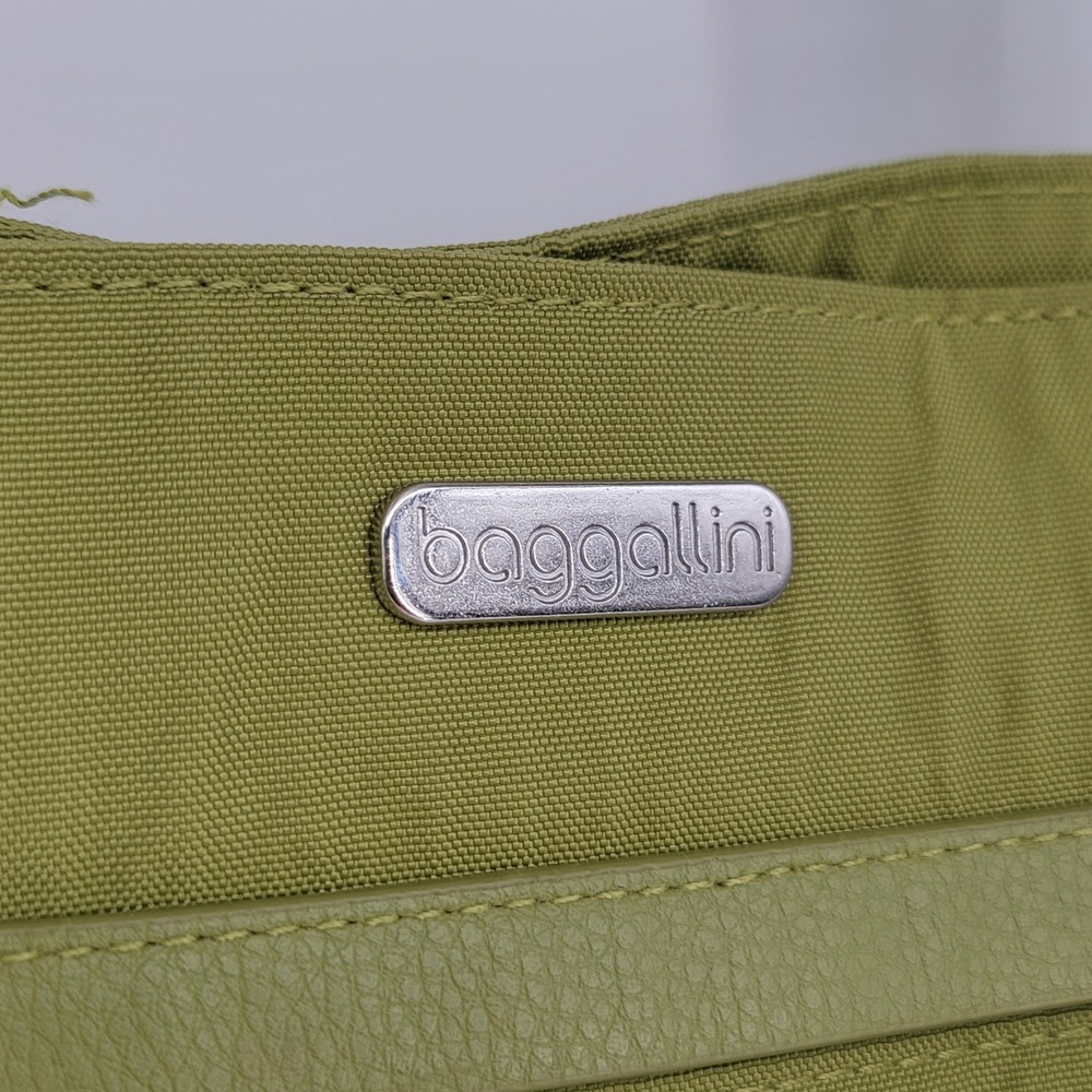 Baggallini Everywhere Crossbody Bag Olive Green Nylon Travel Purse Adjustable - Picture 2 of 11